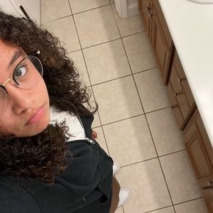 Meet your Posher, Pheonix